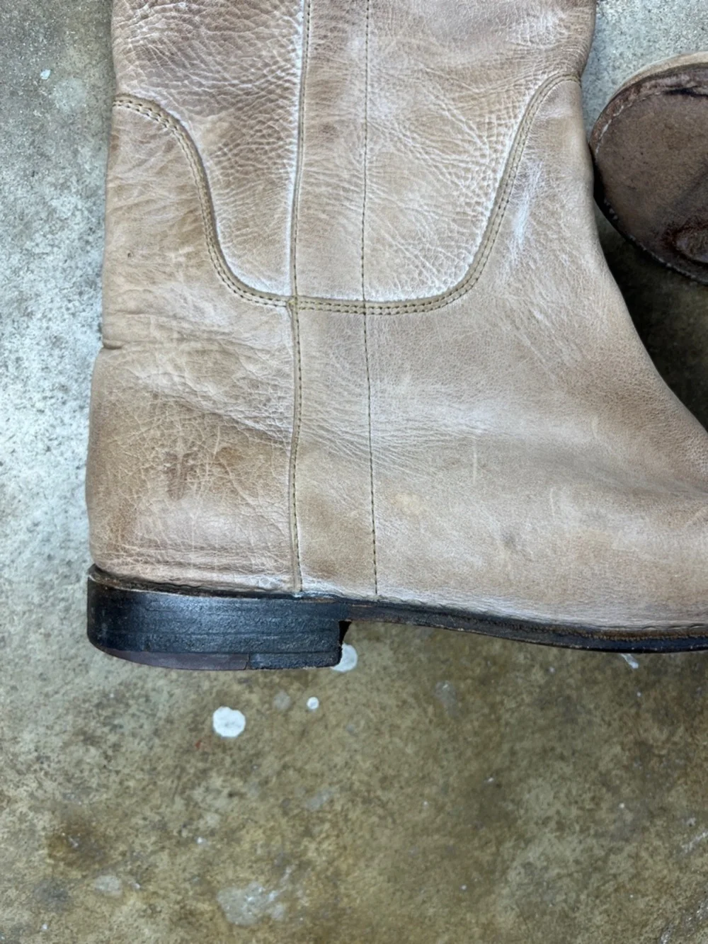 Frye Paige Tall Leather Riding Boots in Light Taupe (with flaw) Size: 9 1/2B